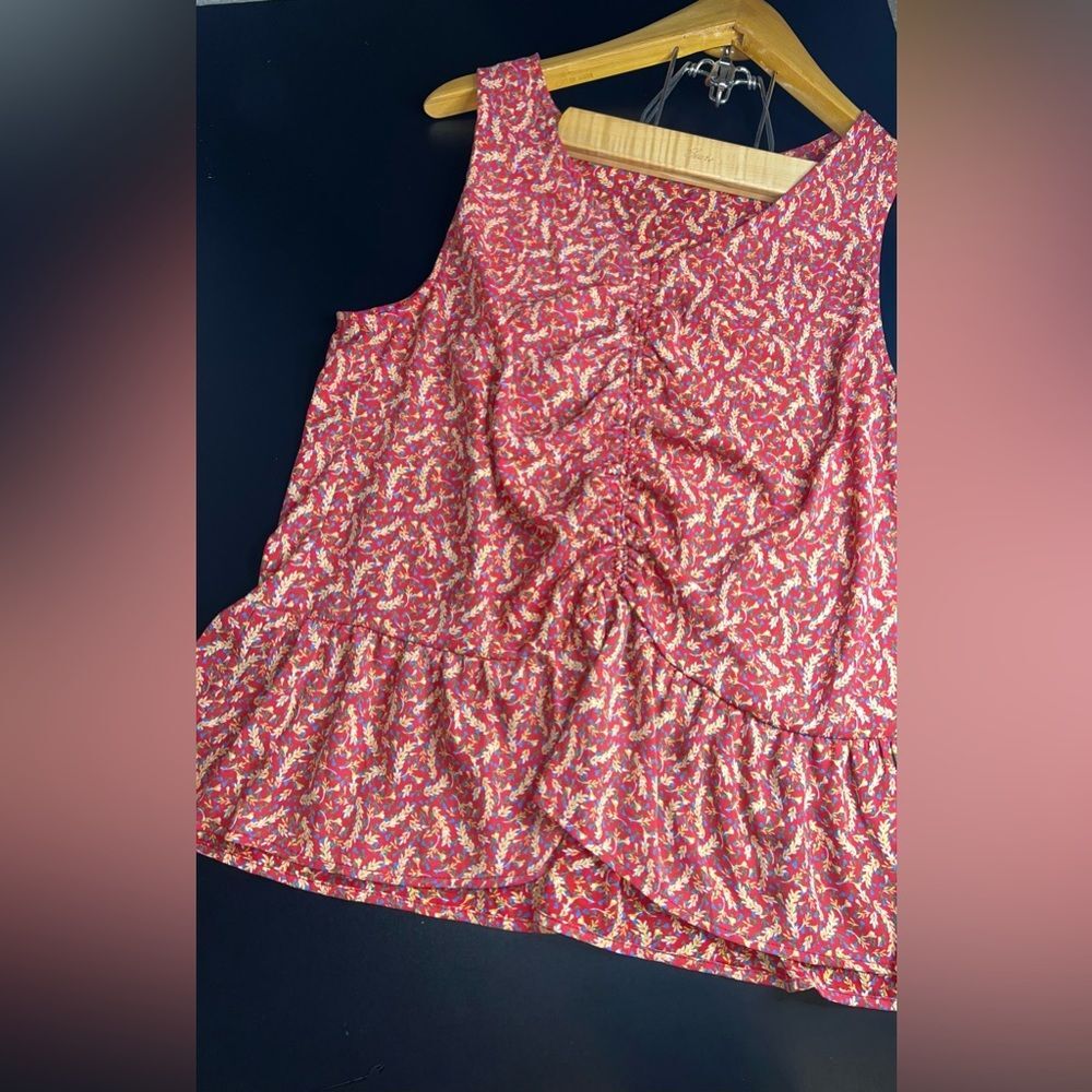 Pleione Tiny Florals Ruched Front Top - Size Large EUC